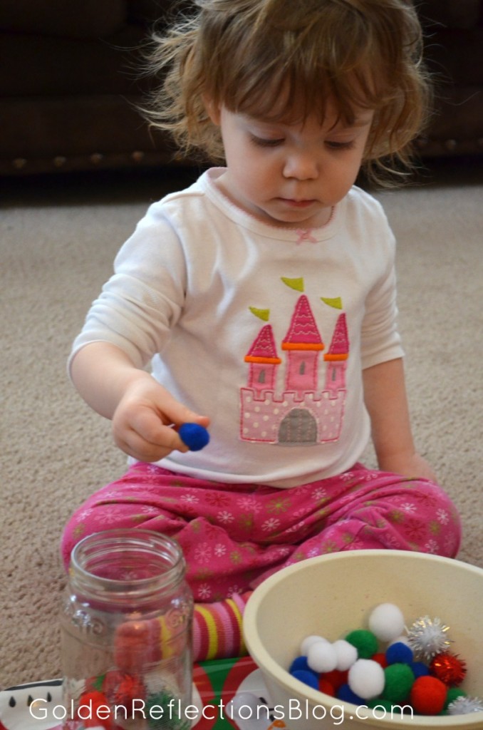 Pre-writing Activities for Kids - Pom Pom Task Tray | www.GoldenReflectionsBlog.com