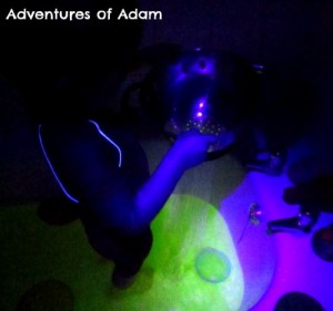 Glow int he dark sensory play in the bathtub.