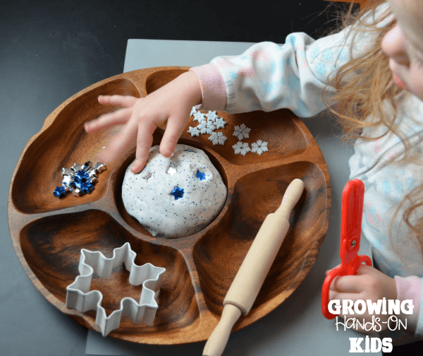 Winter themed invitation to play with play dough.