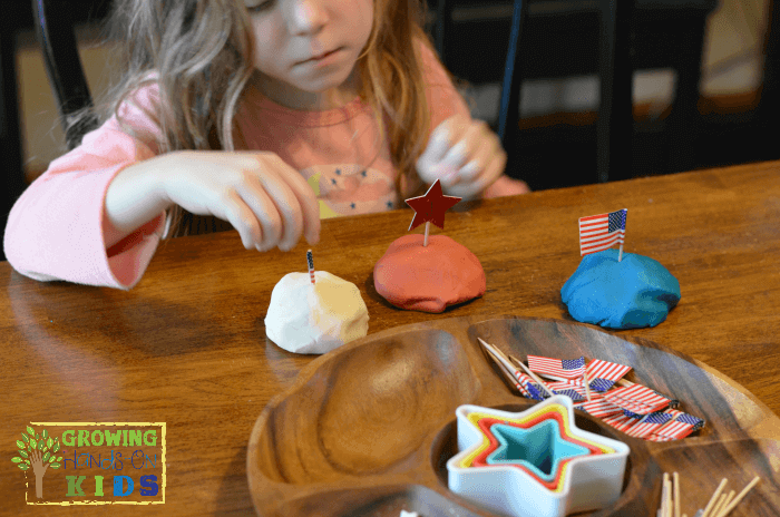 4th of July Invitation to Play with play dough for kids.
